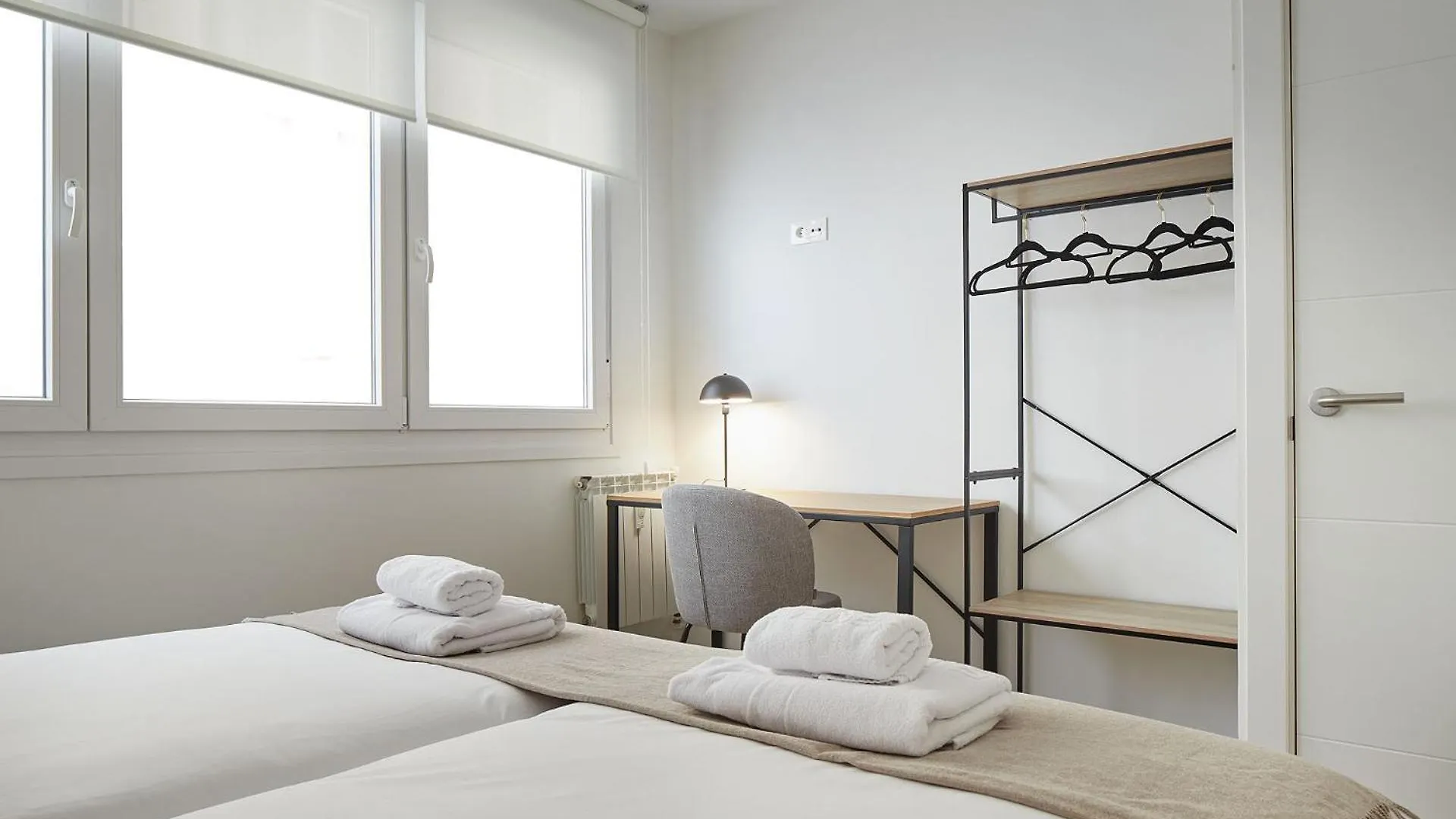 The Rentals Collection - Ronda San Sebastián Apartament